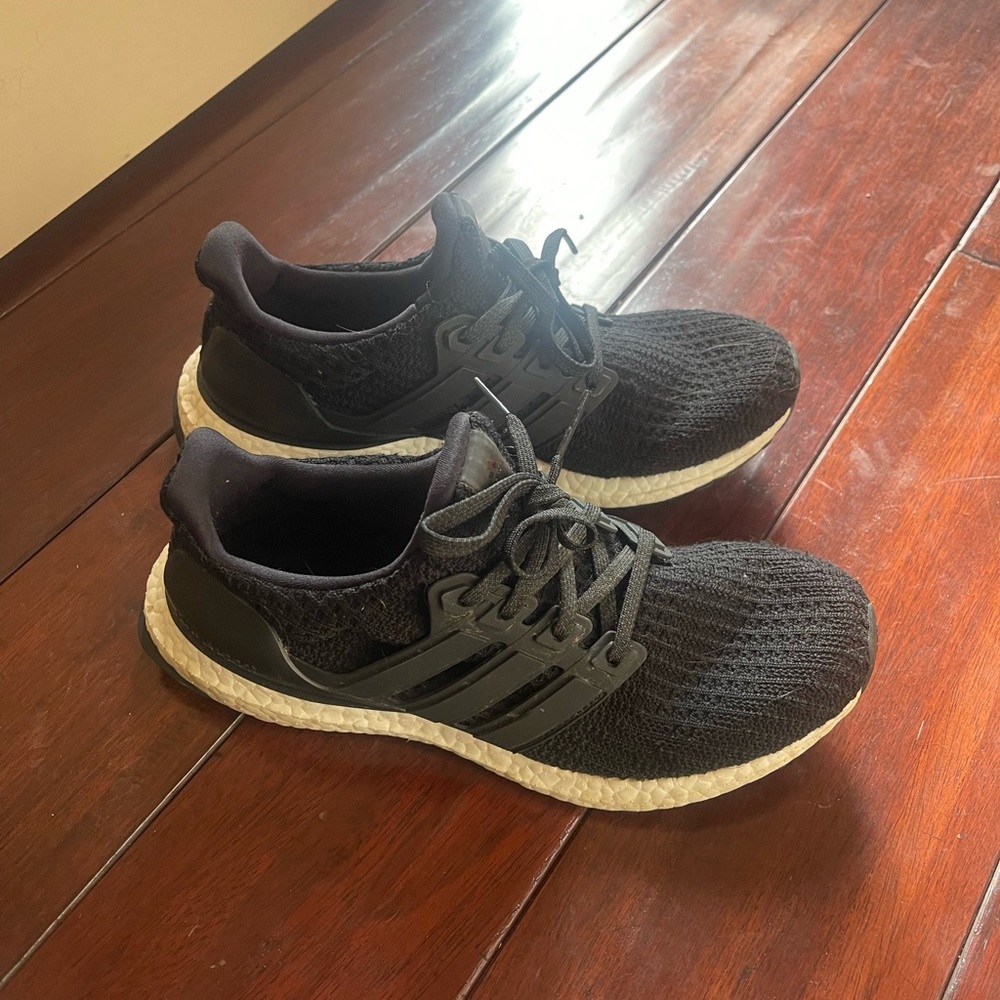 Black ultra boosts